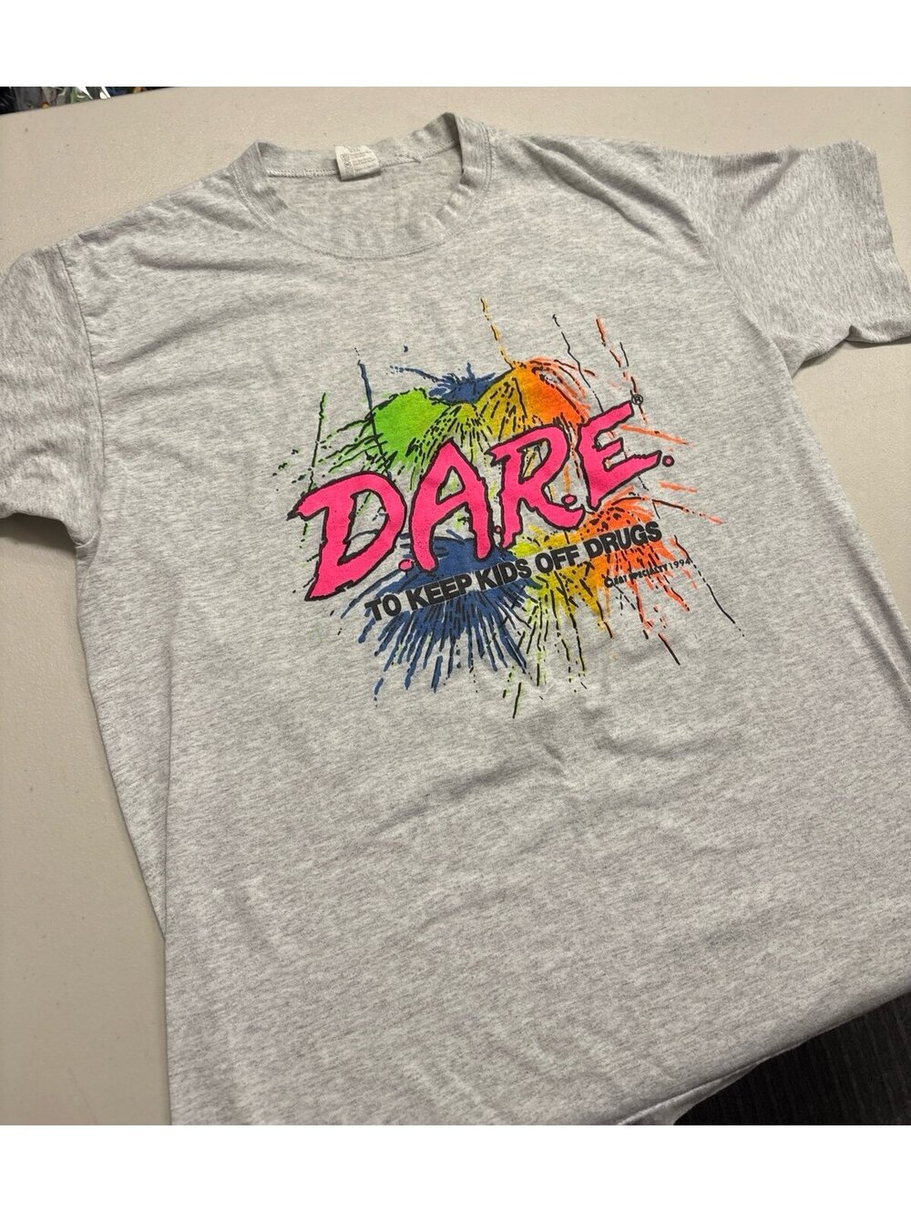 Vintage 1994 DARE T-Shirt Mens L Gray Neon Splatter Keep Kids Off Drugs USA